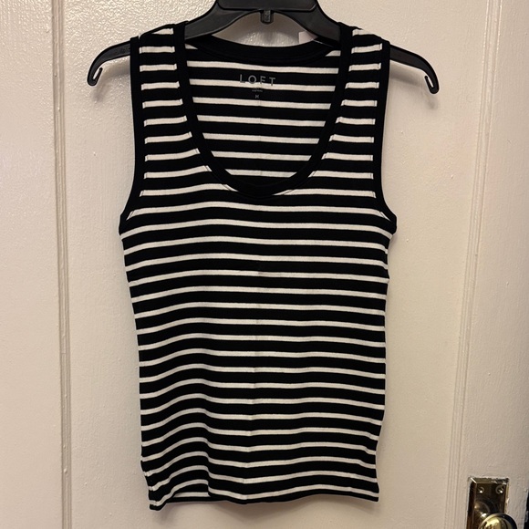 NWT Loft the perfect tan top. - Picture 3 of 5